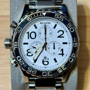 Nixon The 42-20 Chrono Minimize Silver White Chronograph Men's Analog Watch RUNS